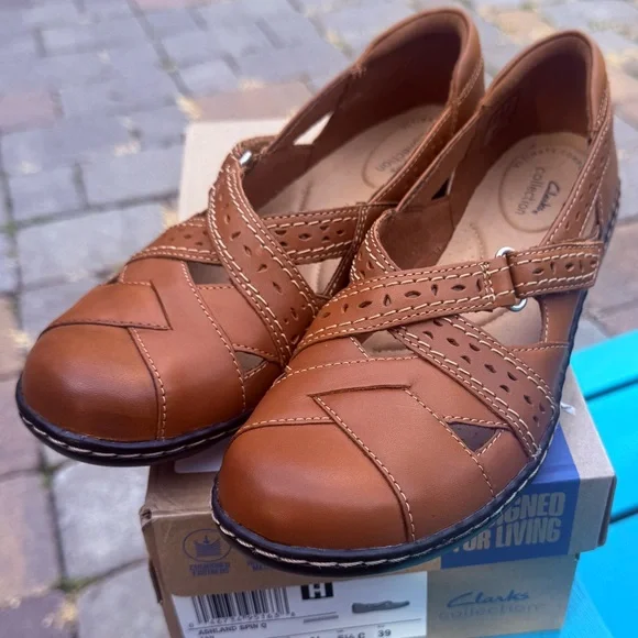 WOMENS CLARKS BROWN LEATHER MARY JANE ASHLAND SPIN Q COMFORT SHOES SIZE 8 NARROW - Picture 2 of 10